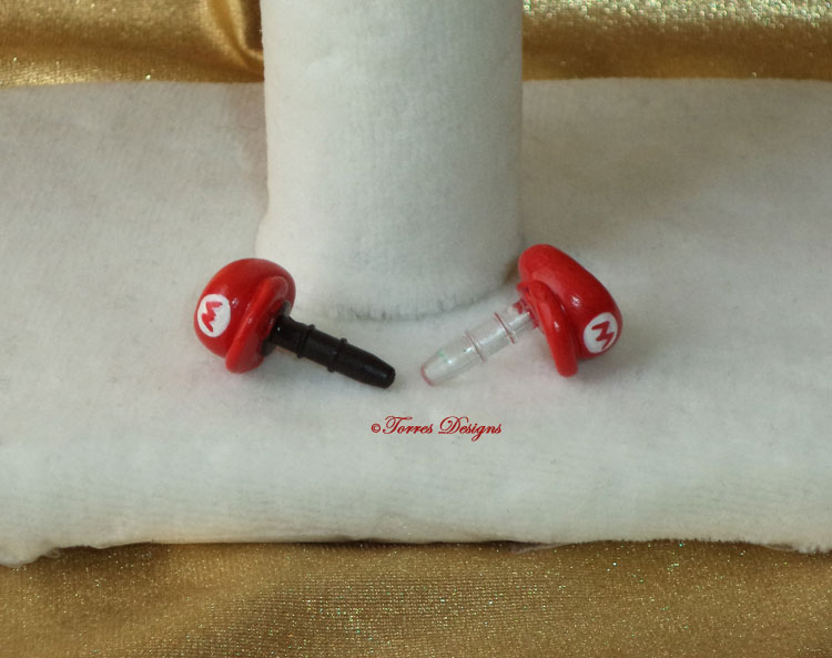 Mario Red Hat/Cap Dust Plug Charm